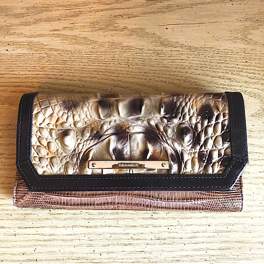 GUC Brahmin checkbook wallet | crocodile leather detail